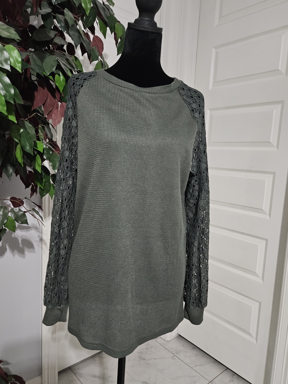 Dorose Women's Olive Green Crochet-Sleeve Pullover Sweatshirt